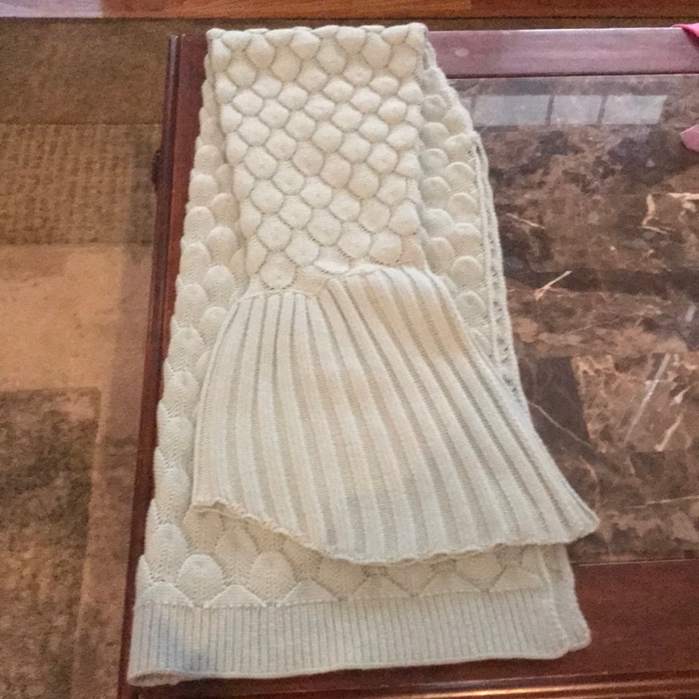 Kenzie Home Mermaid Tail Knut Blanket- Nwot